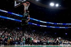 开云下载-包含美国男篮碾压凯尔特人B队，福克斯高光表现的词条