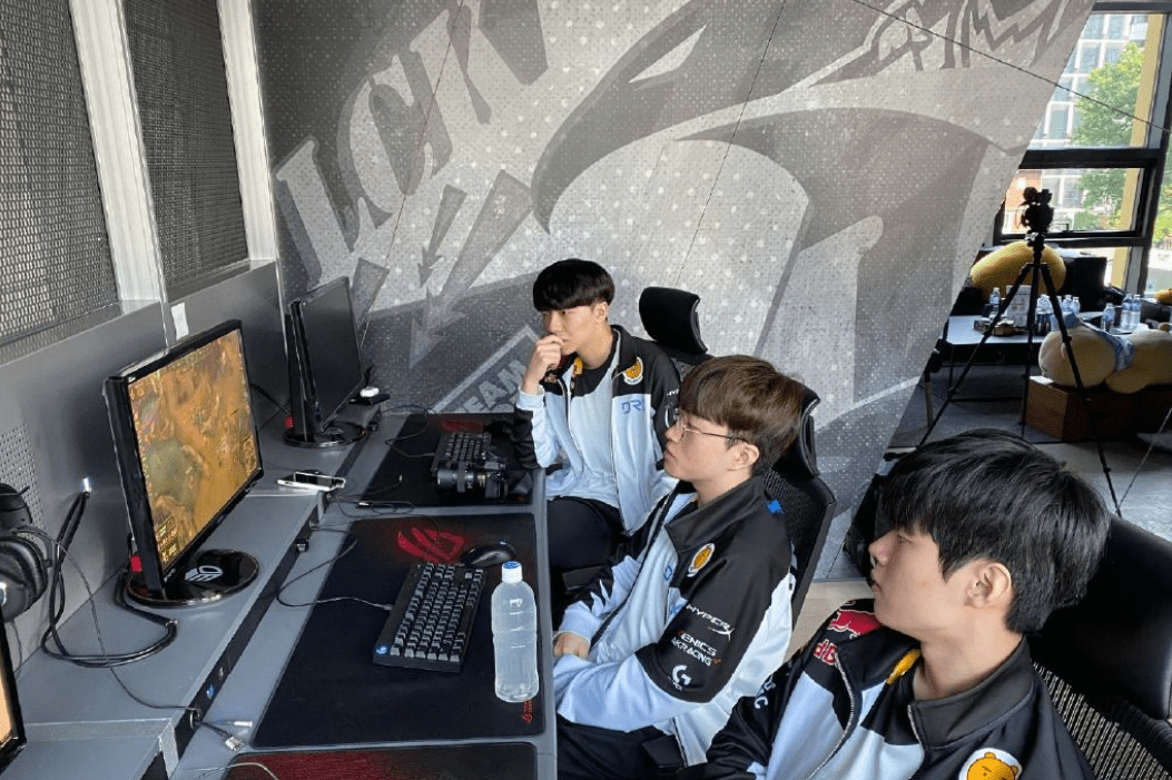 TSM轻取TL,Tarzan操刀奇招英雄翻盘八强赛3:0(东京) TSM轻取TL,Tarzan操刀奇招英雄翻盘八强赛3:0(东京)