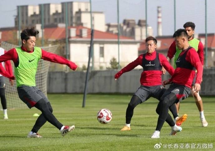 恒大球员状态回升,备战重要比赛 恒大球员状态回升,备战重要比赛