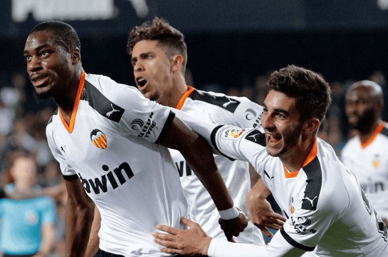 赫塔菲客场逆转，实现惊险胜利