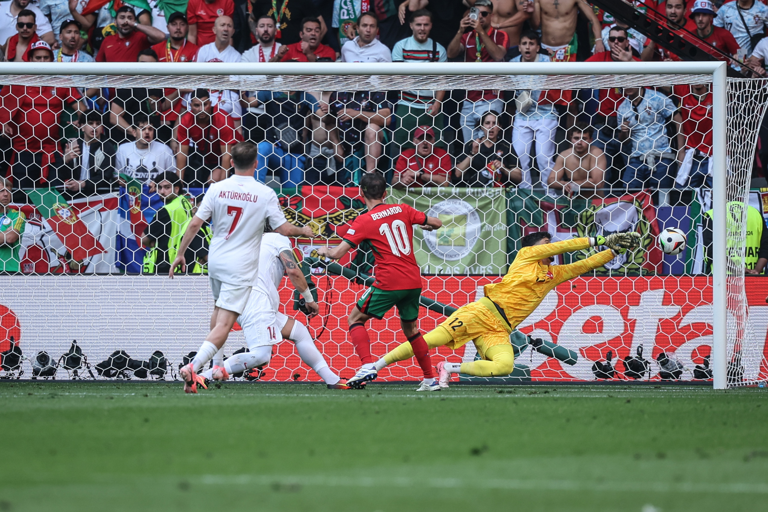 包含比利时的胜利让他们晋级欧洲杯淘汰赛阶段的词条 包含比利时的胜利让他们晋级欧洲杯淘汰赛阶段的词条