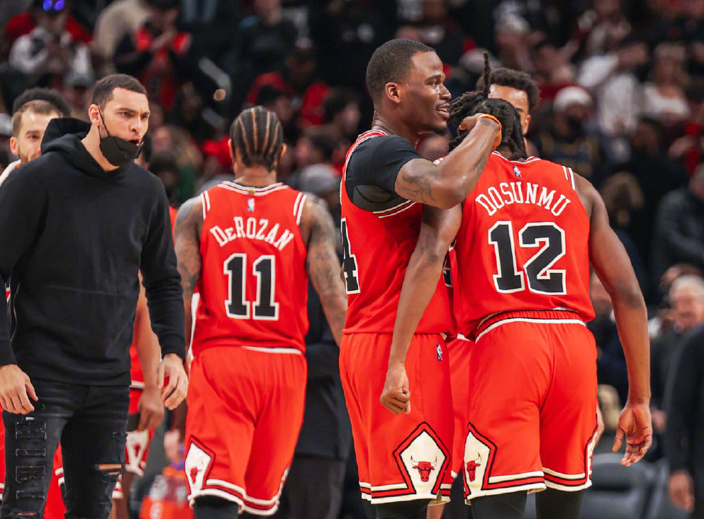 福建队完胜热火，福克斯统治全场