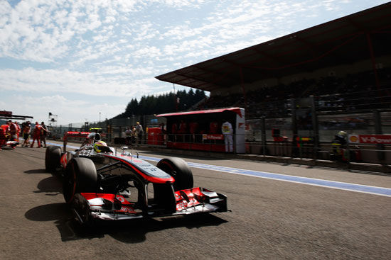 迈凯伦翻盘梅赛德斯，佩雷兹扛起全队